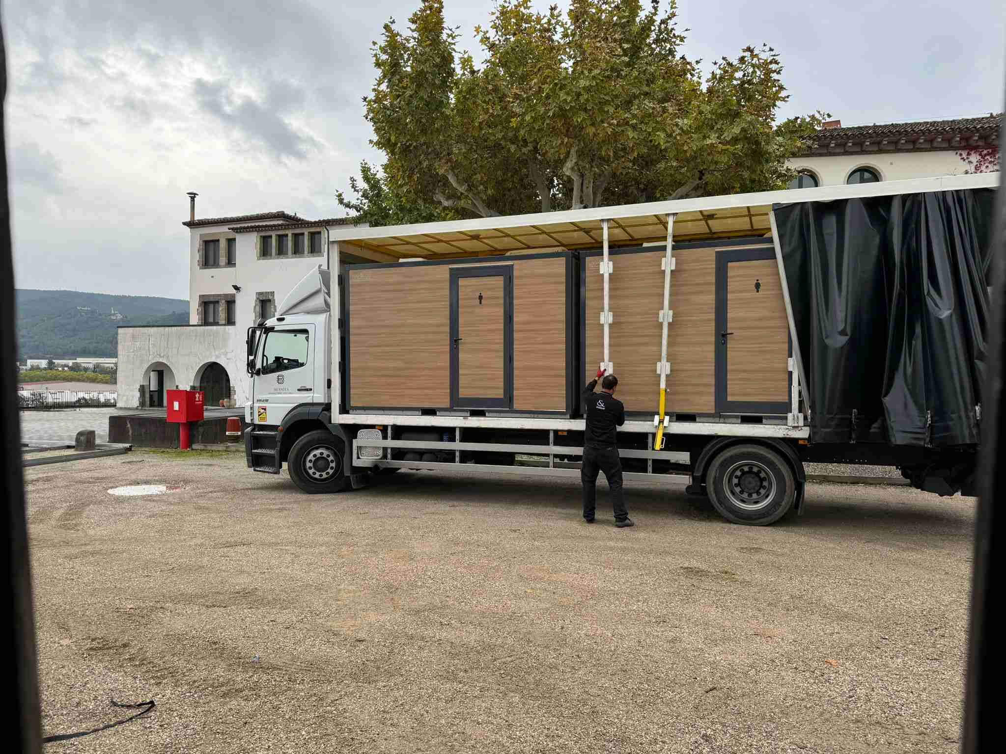 Location de lavabos pour tournois de tennis